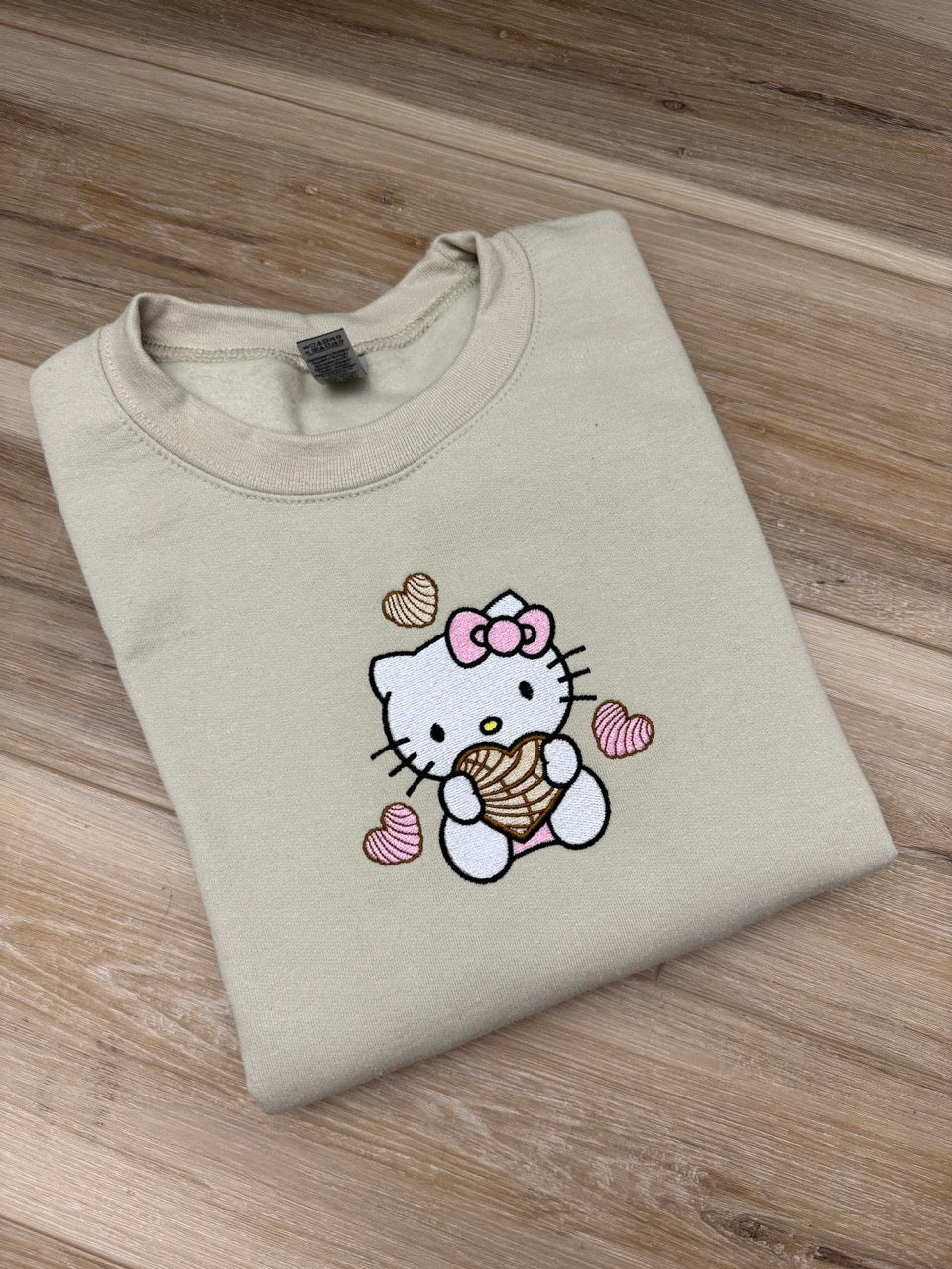 Conchitas Kitty Crewneck